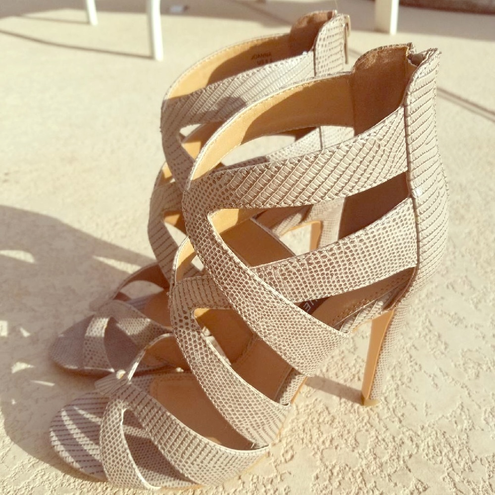 Izabella Rue “Joanna” Sandal